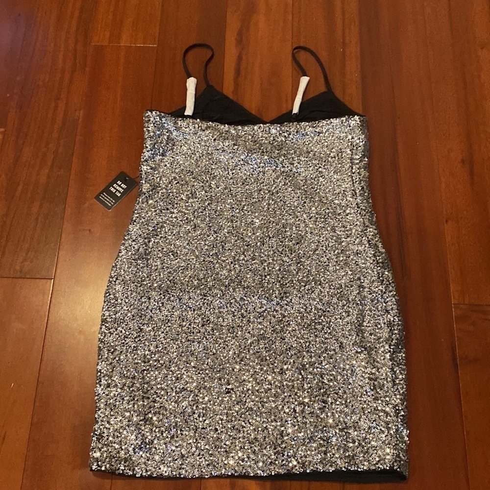 Express Silver Sequin V-neck slip dress - Picture 3 of 6